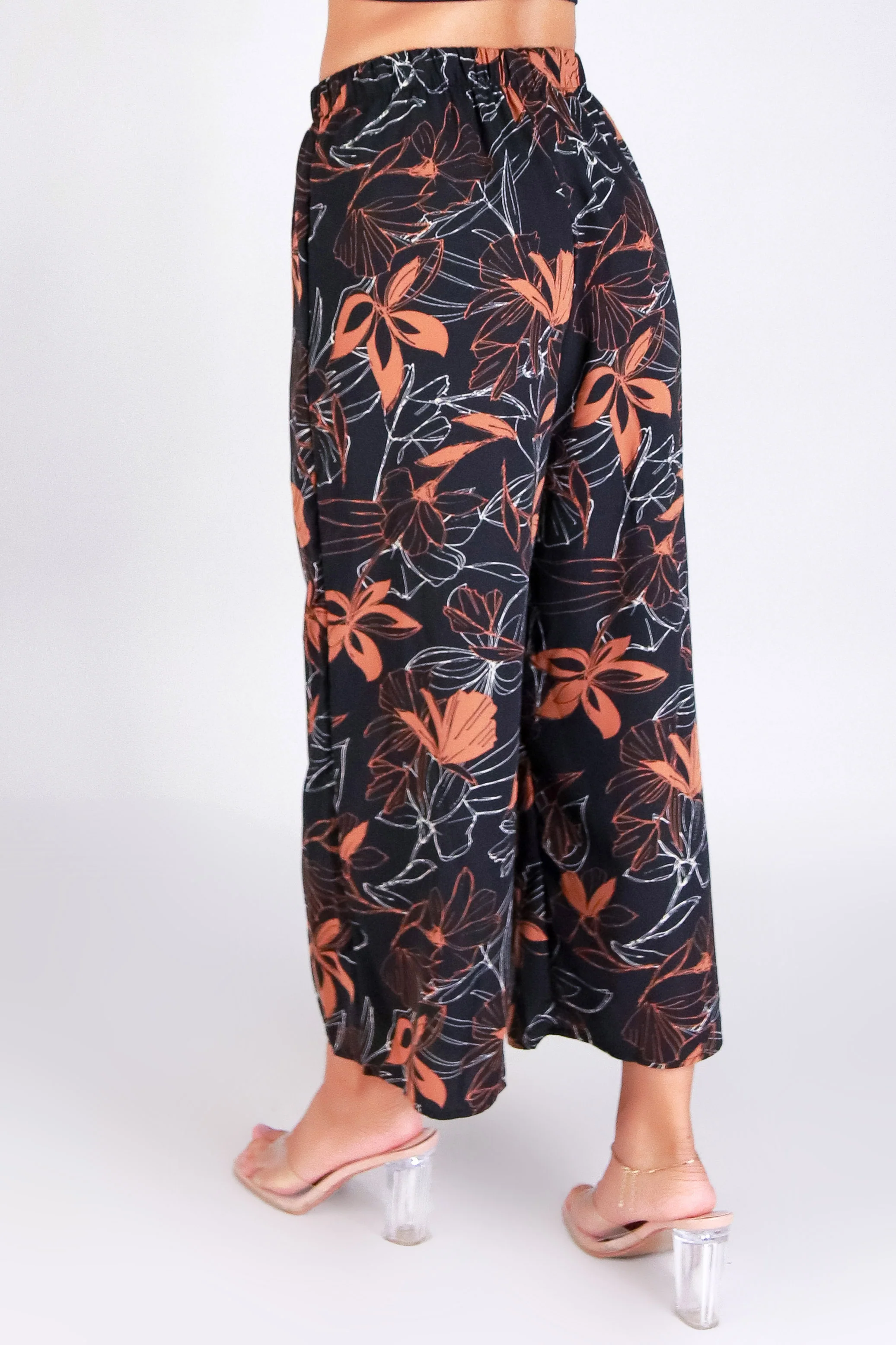 DRAWN TO BLOOM CAPRI'S - Image 3