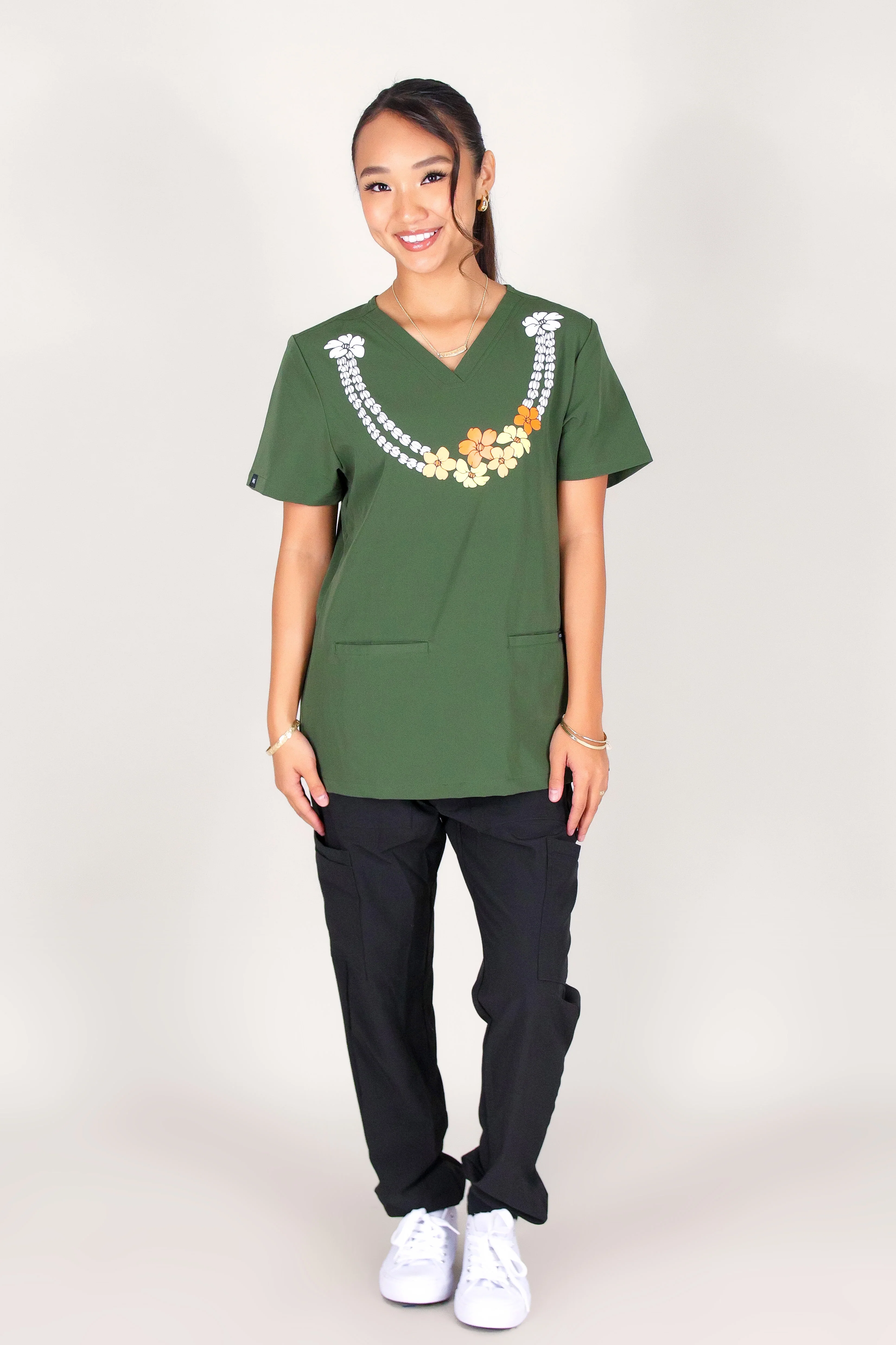 PIKAKE PUAKENIKENI SCRUB TOP