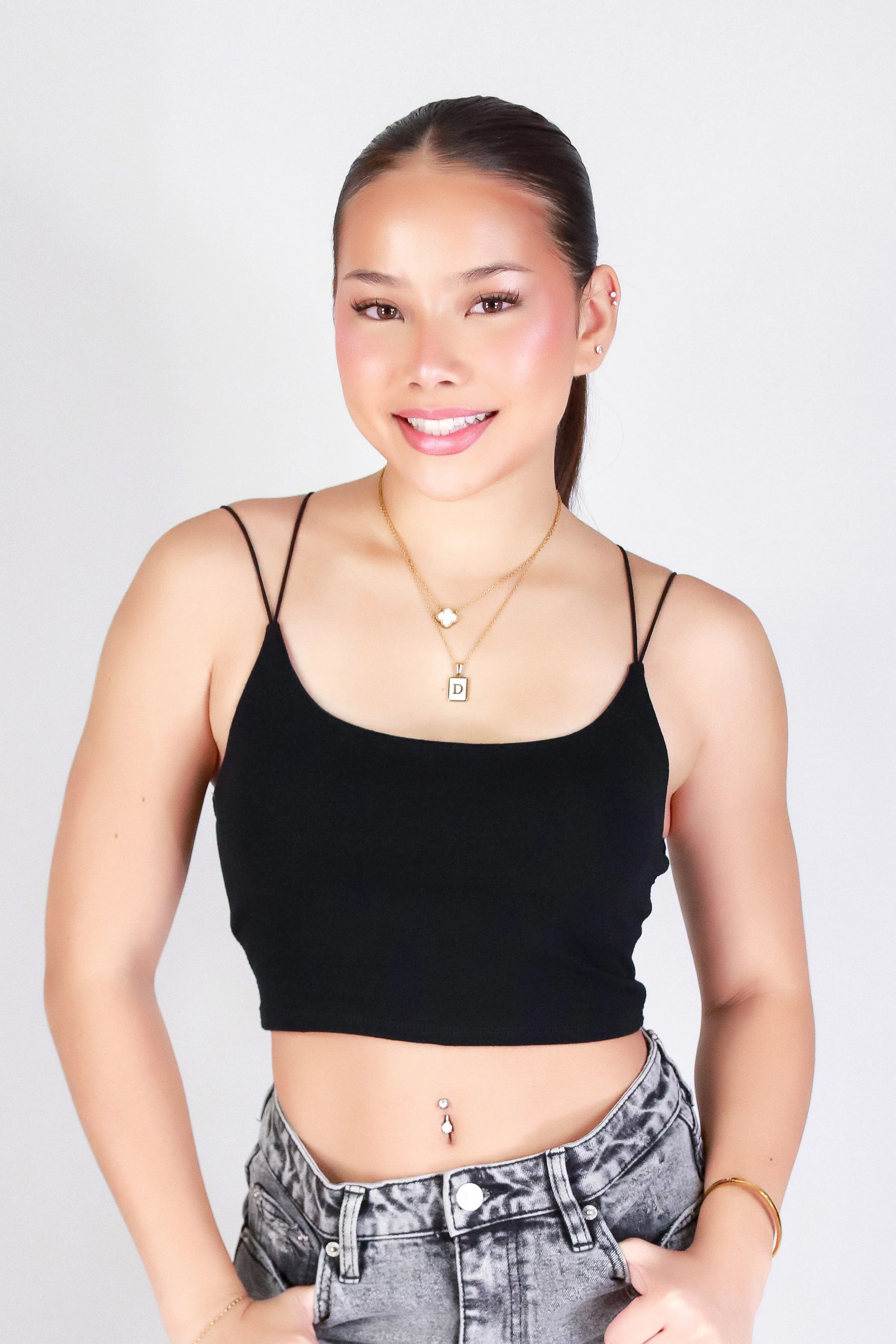 STICK TO THE BASICS CROP TOP - Image 2