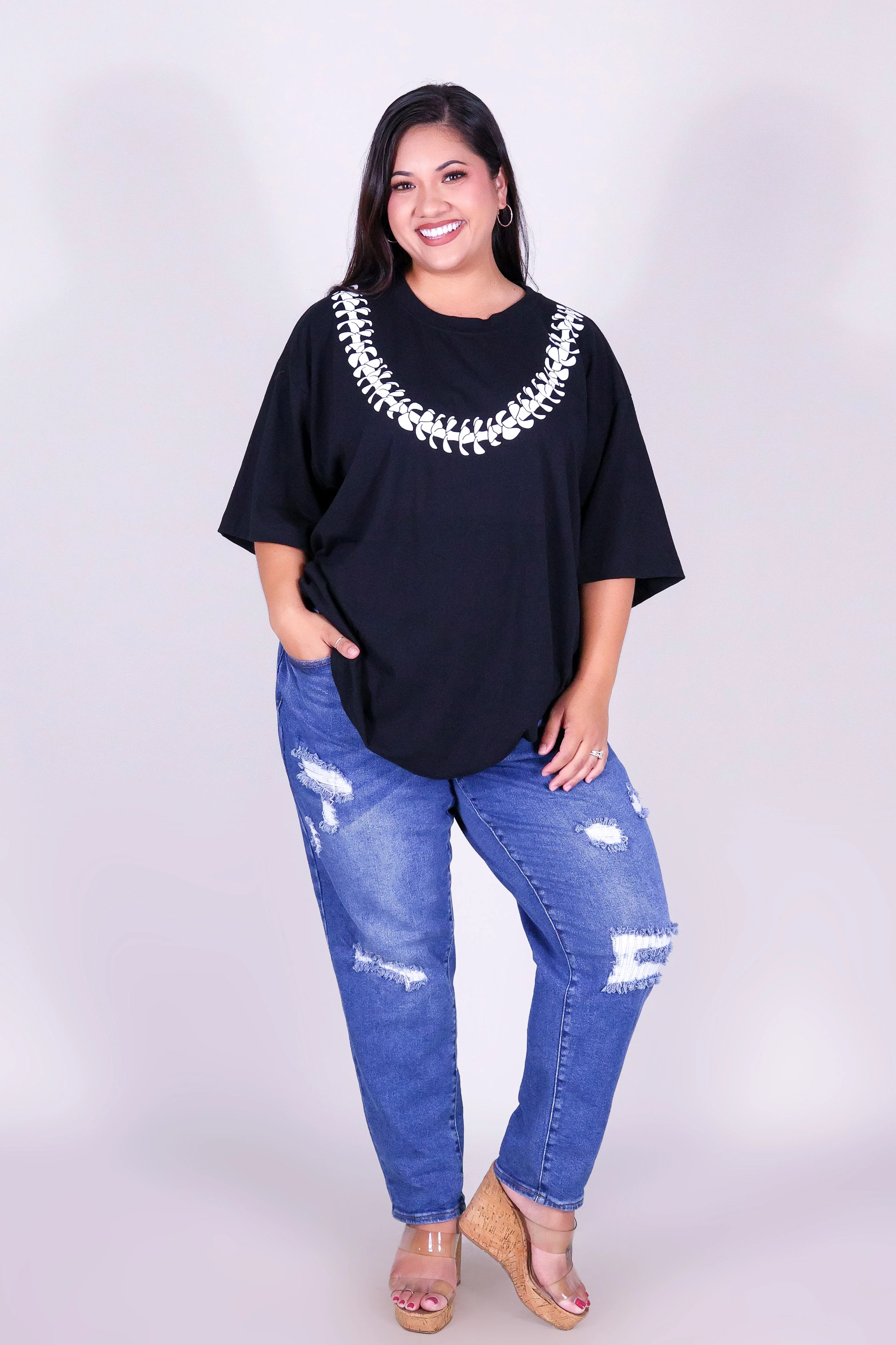 PUAKENIKENI OVERSIZED LEI TEE