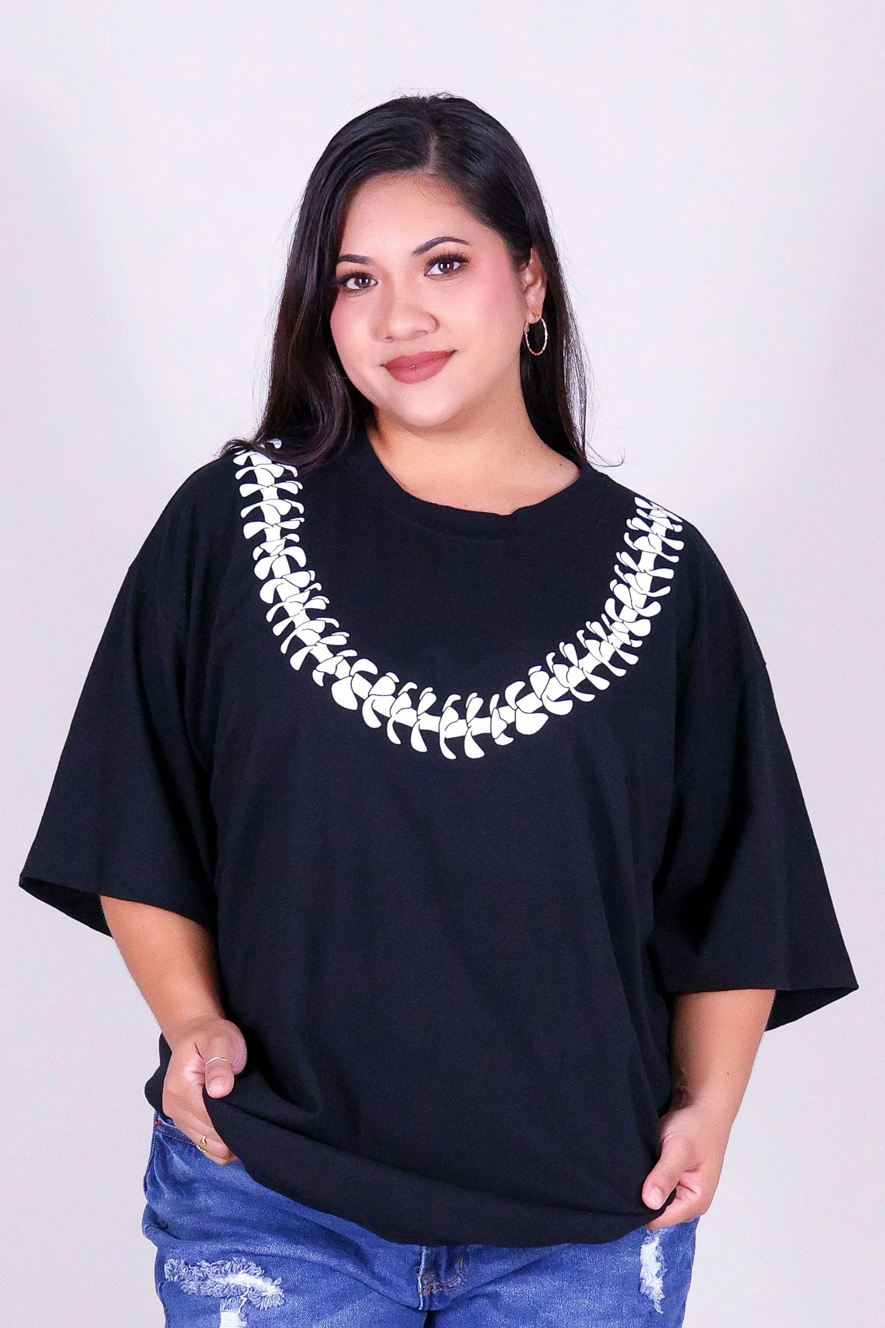 PUAKENIKENI OVERSIZED LEI TEE - Image 2