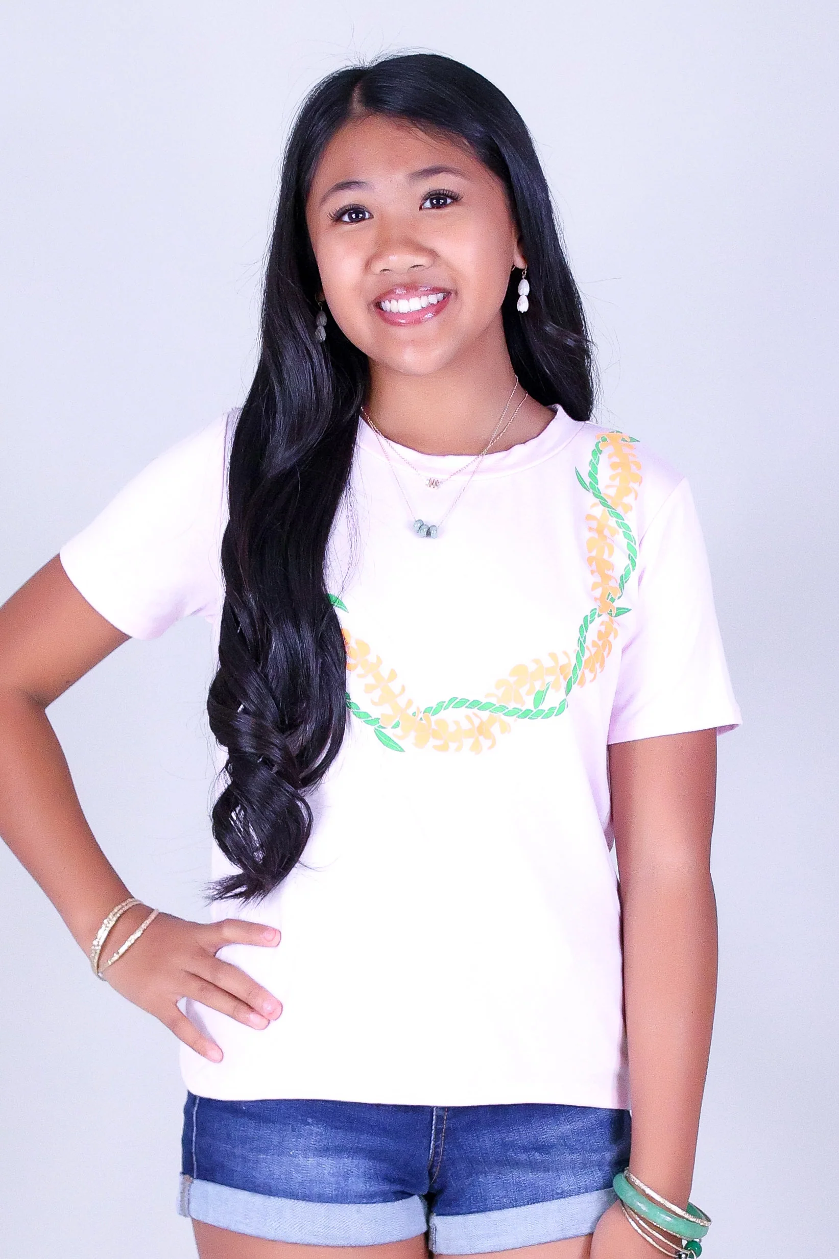 PUAKENIKENI TI LEAF LEI TEE | KIDS SIZES 2-16 - Image 2
