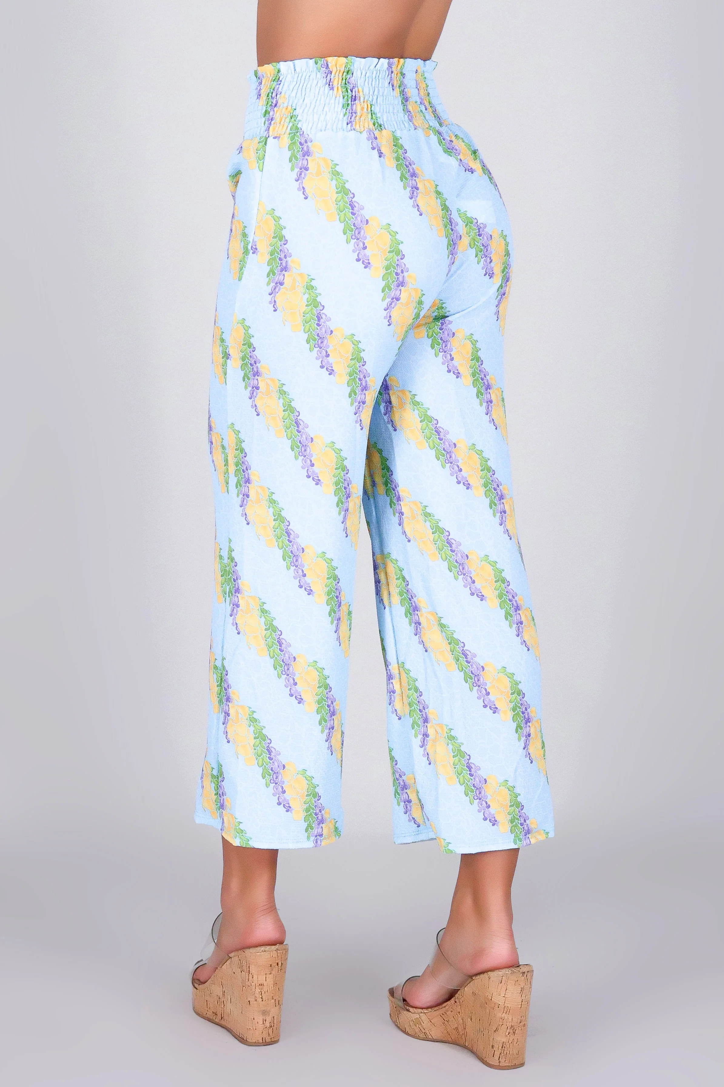 TWISTED LEI SMOCKED CAPRI'S - Image 3