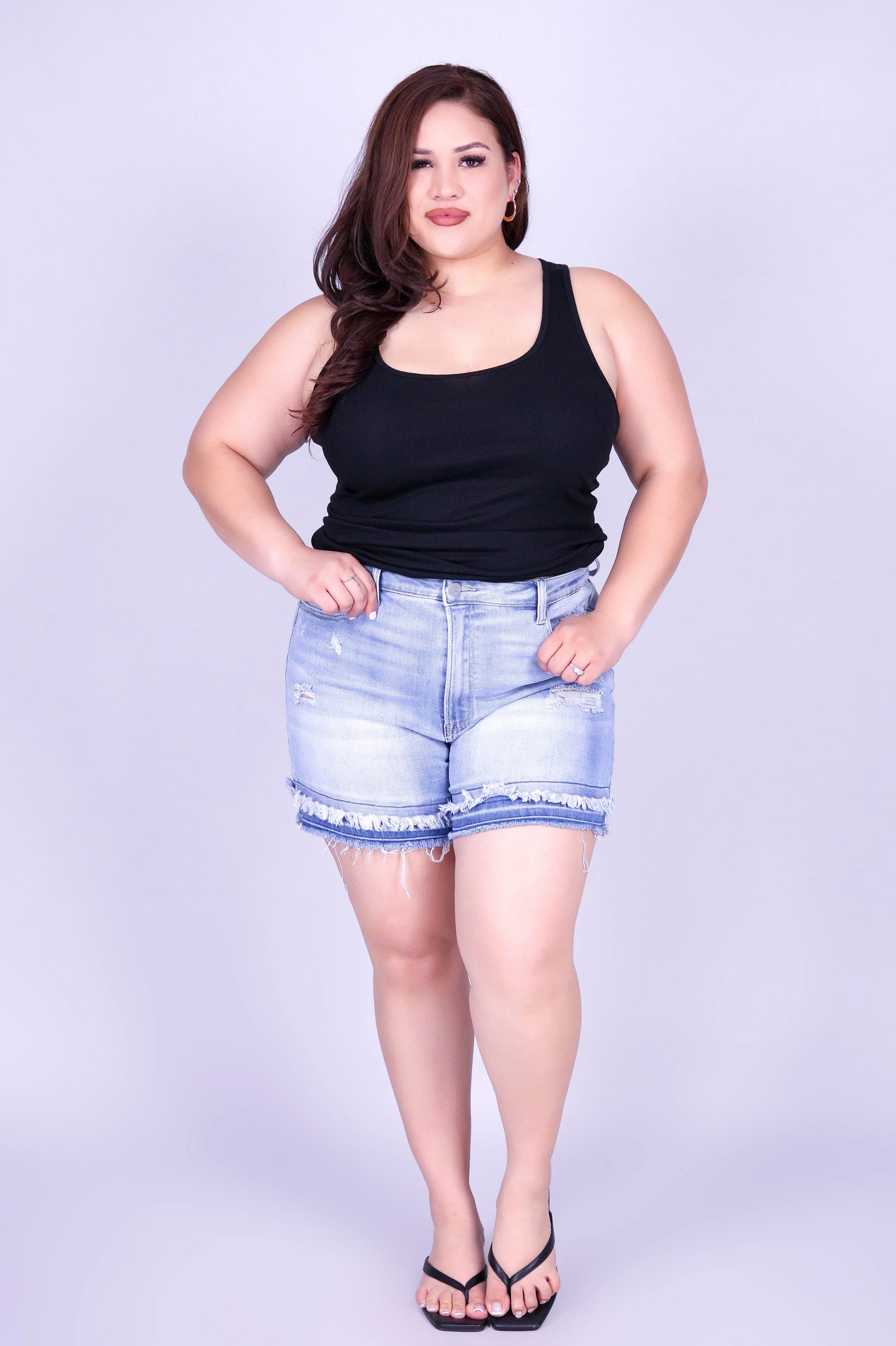 WEEKEND WASH DENIM SHORTS