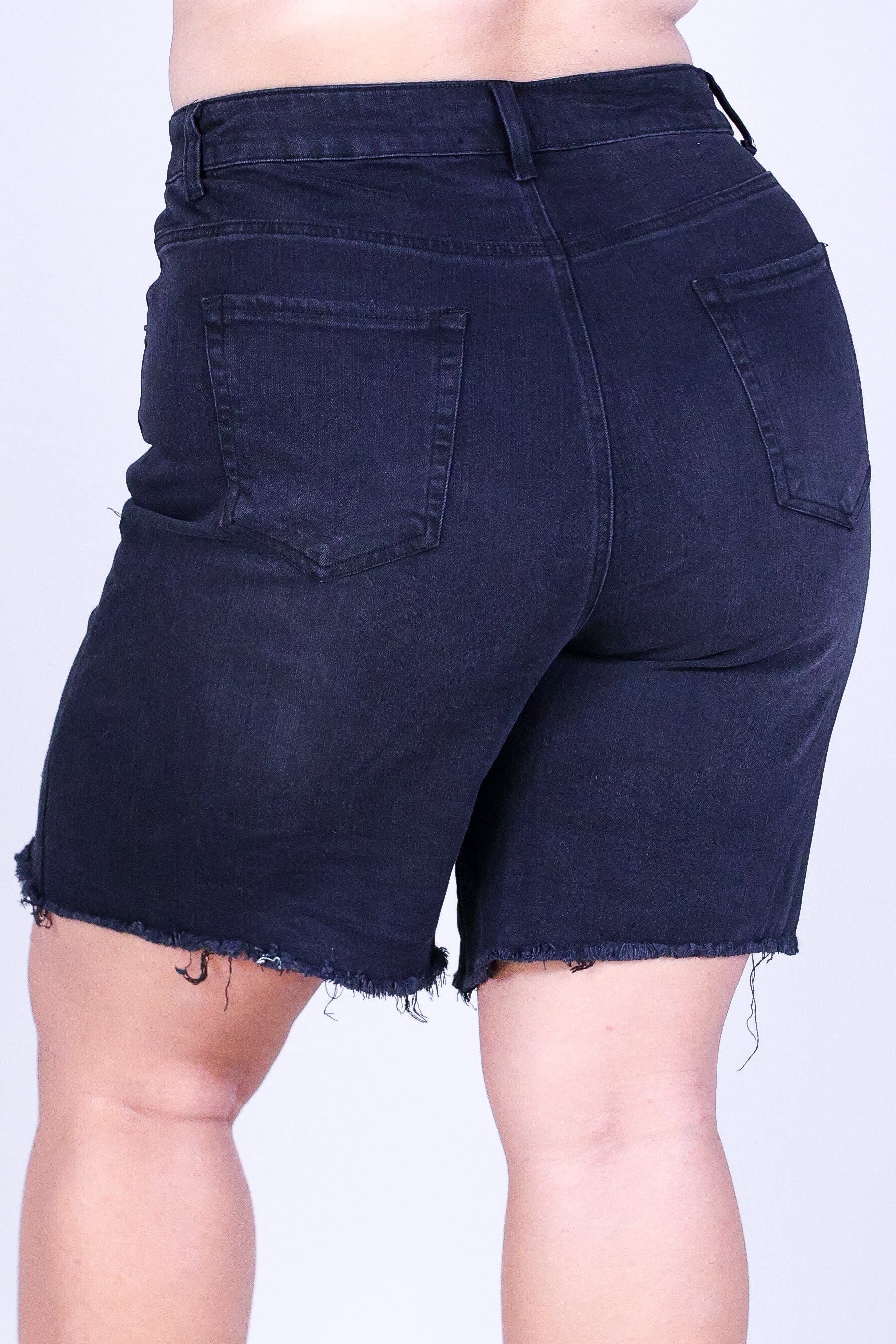 LEAVE IT TO ME SHORTS - Image 3