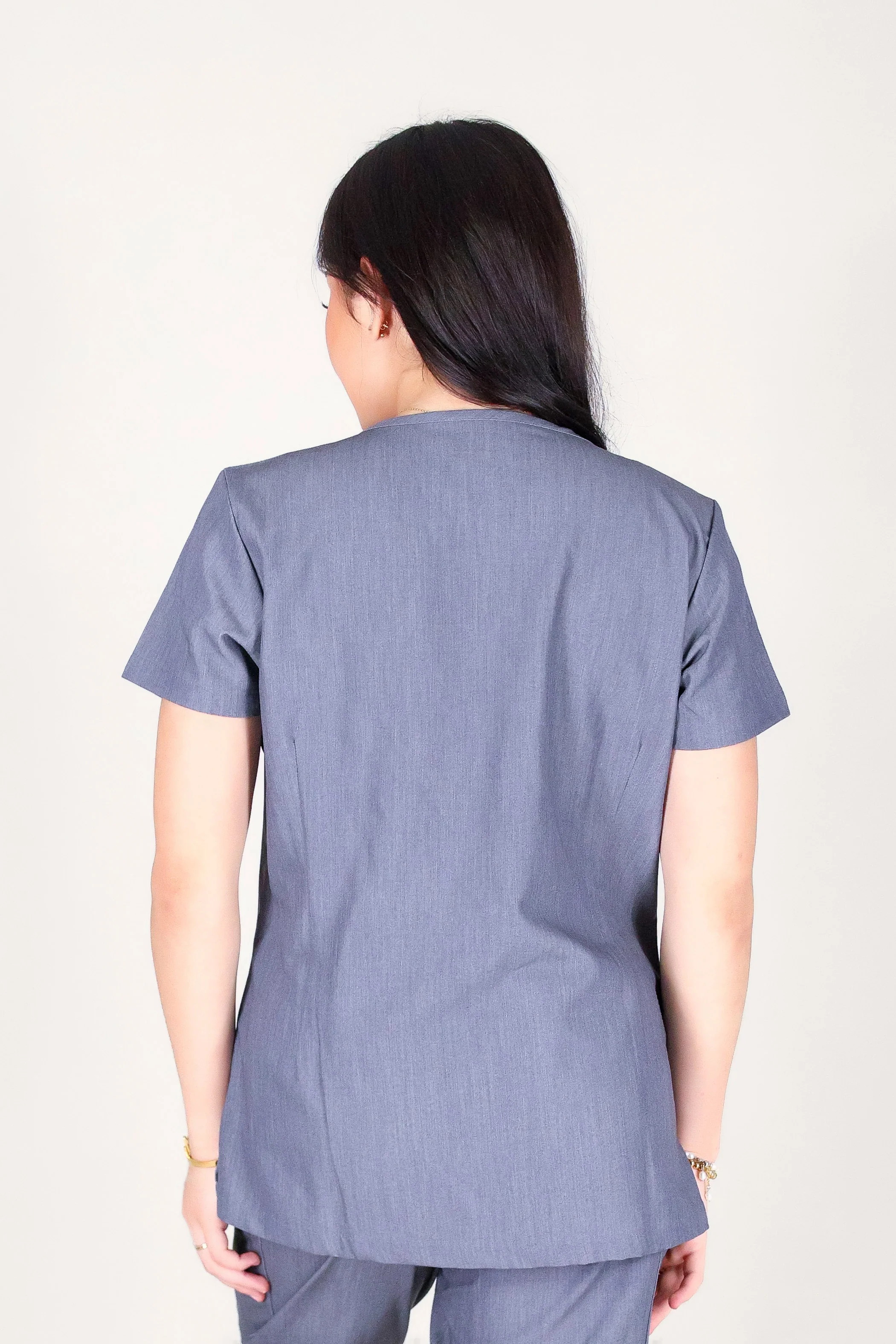 PIKAKE HONOHONO SCRUB TOP - Image 4