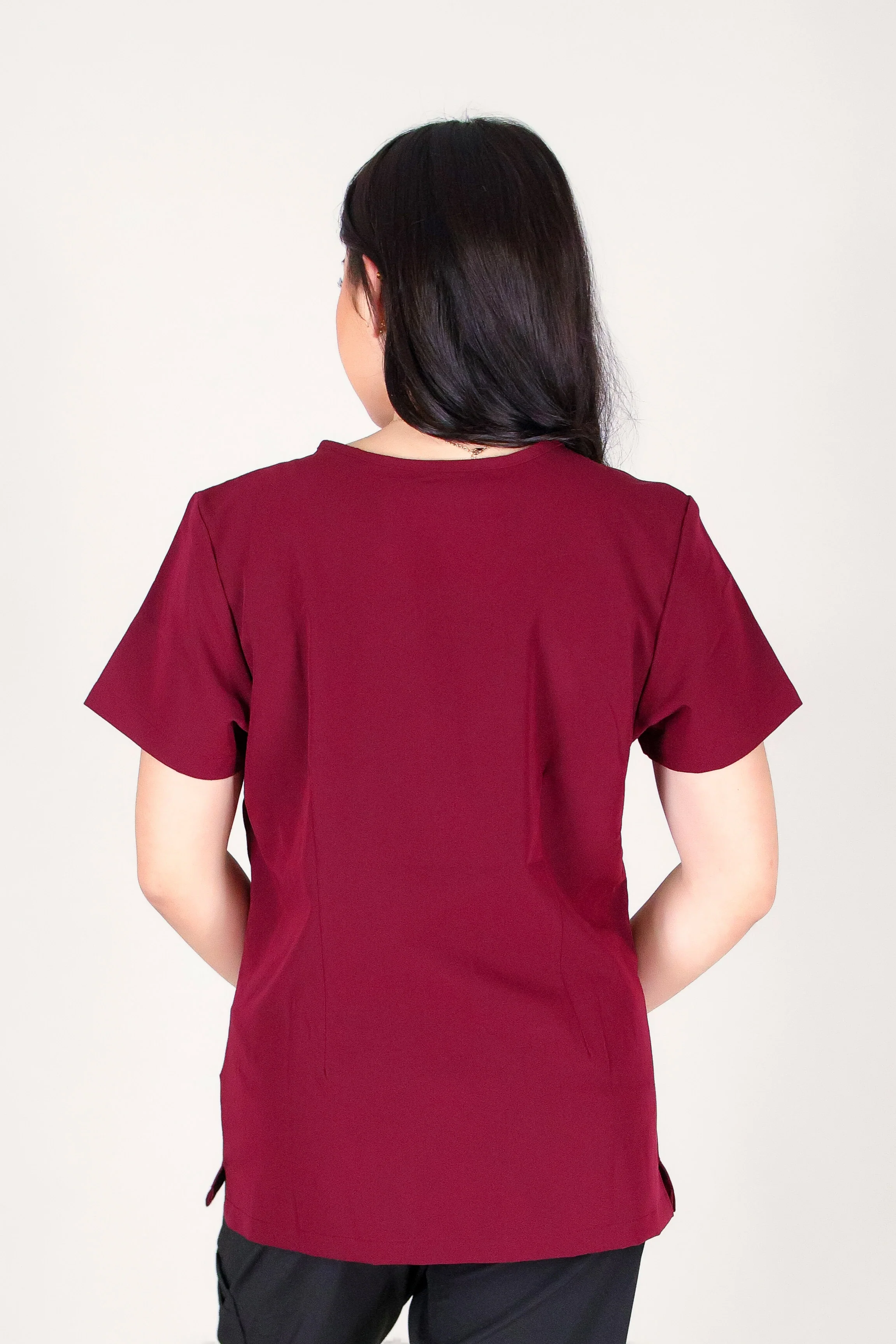 PIKAKE HONOHONO SCRUB TOP - Image 4