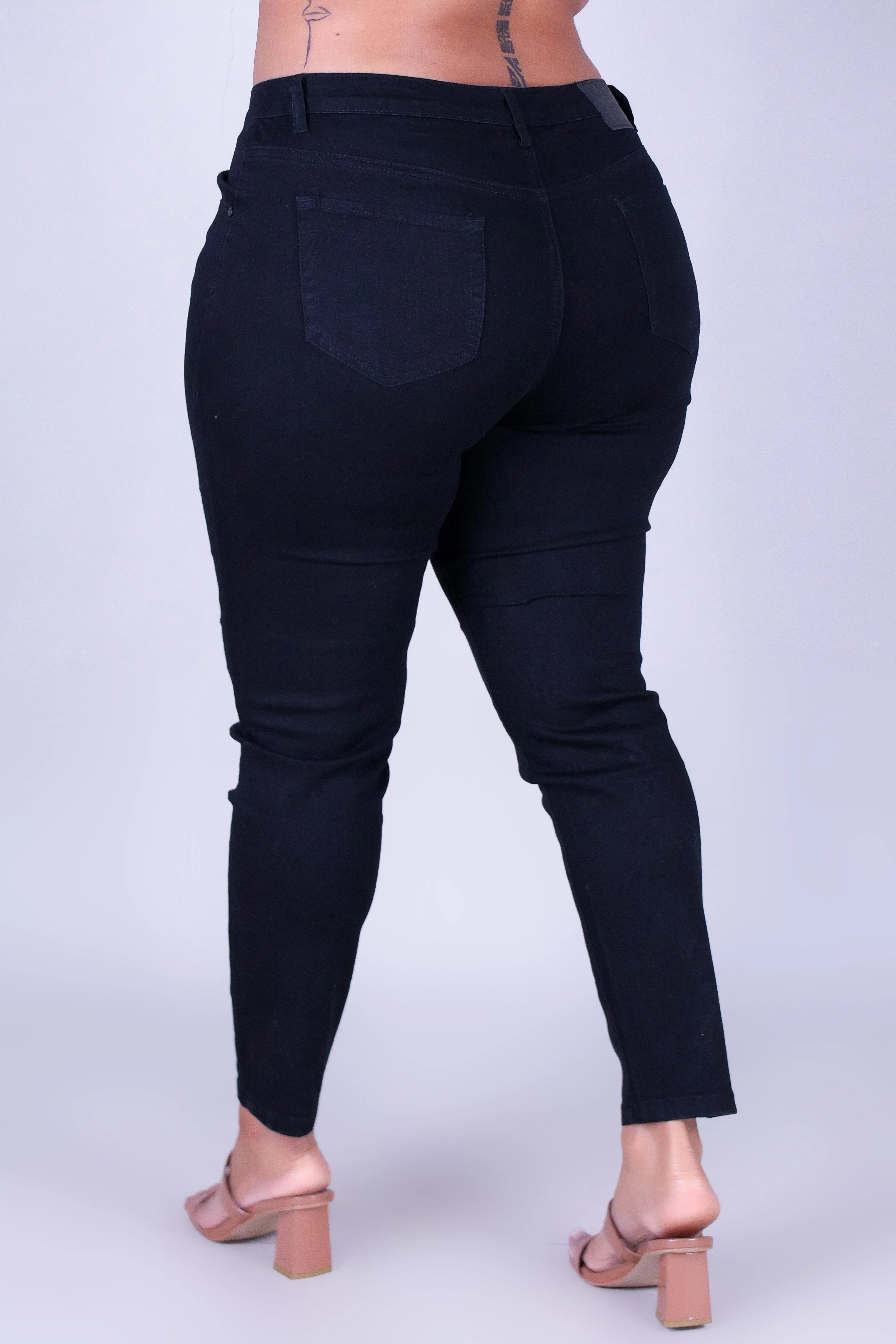 MEET ME DENIM CAPRI'S - Image 3