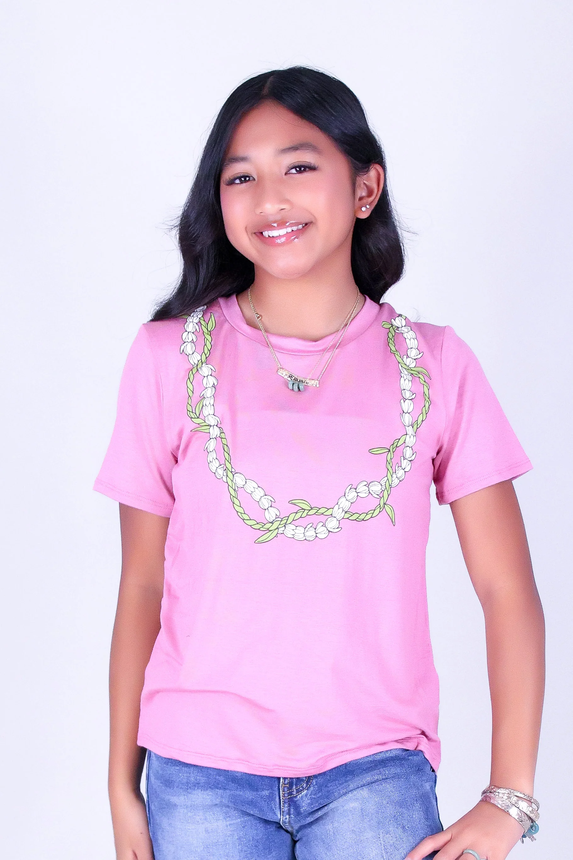 TI LEAF PIKAKE TWIST LEI TEE | KIDS SIZE 2-16 - Image 2