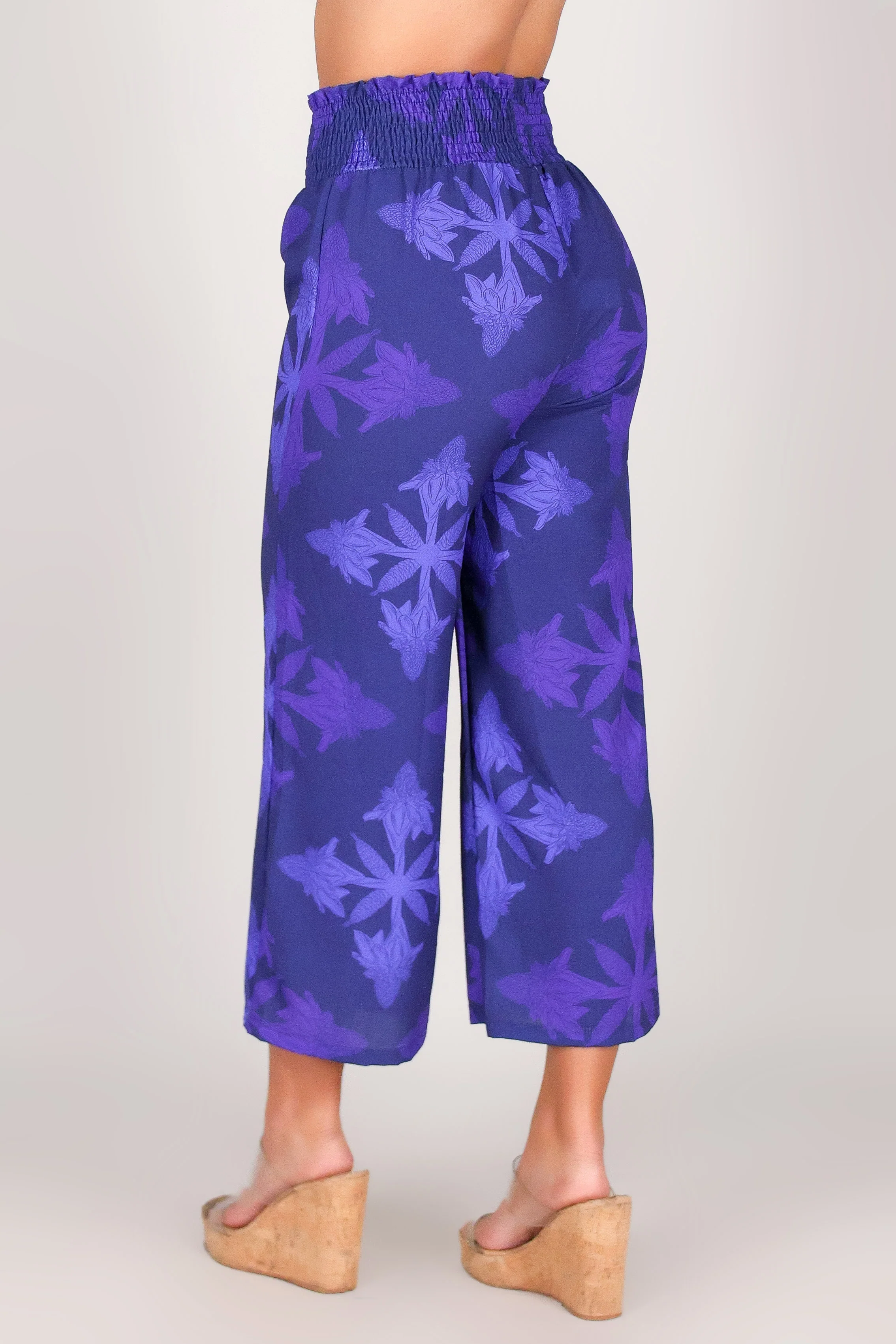 TORCH GINGER QUILT SMOCKED WAIST CAPRI'S - Image 3