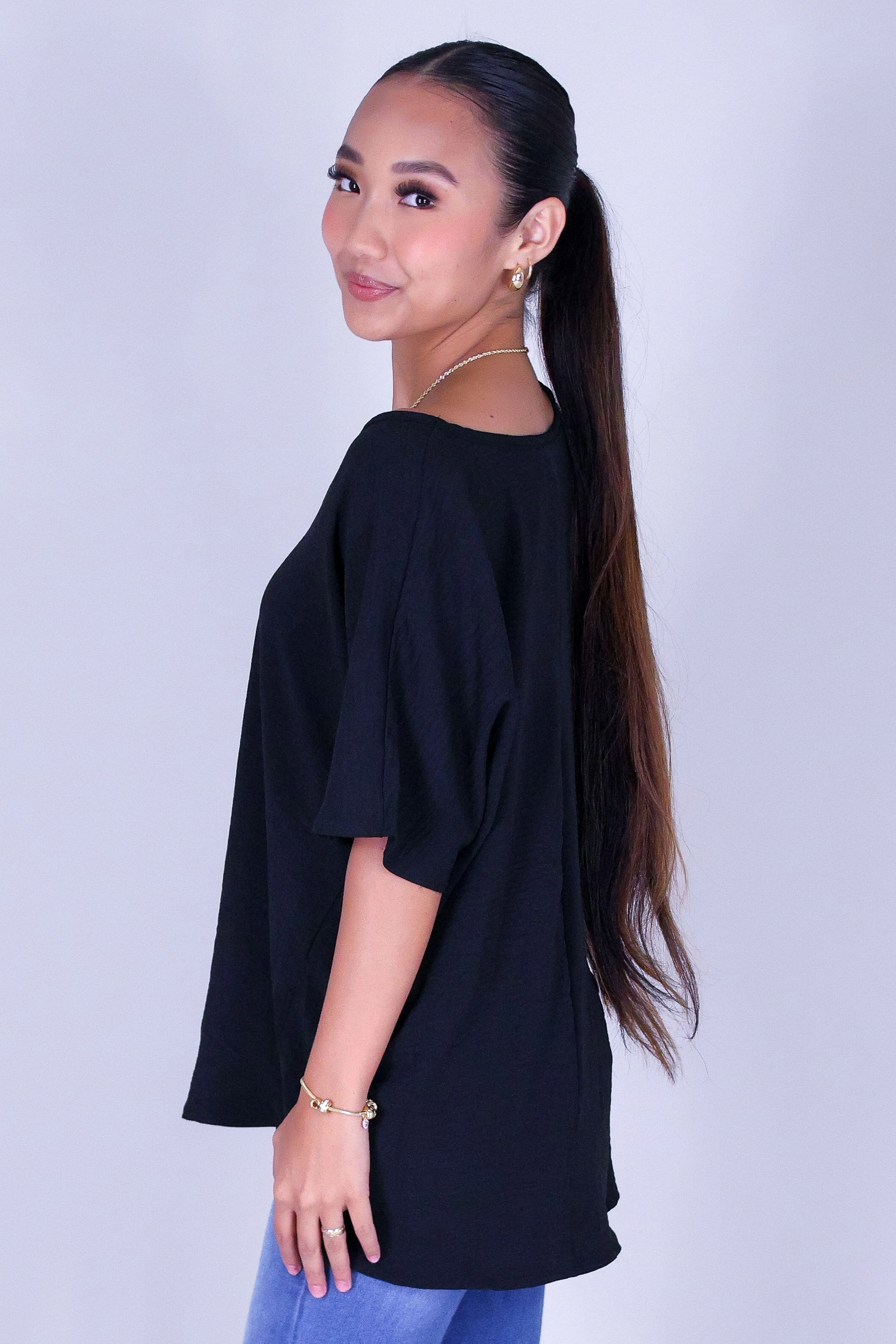 SUMMER CLASS V-NECK TOP - Image 3