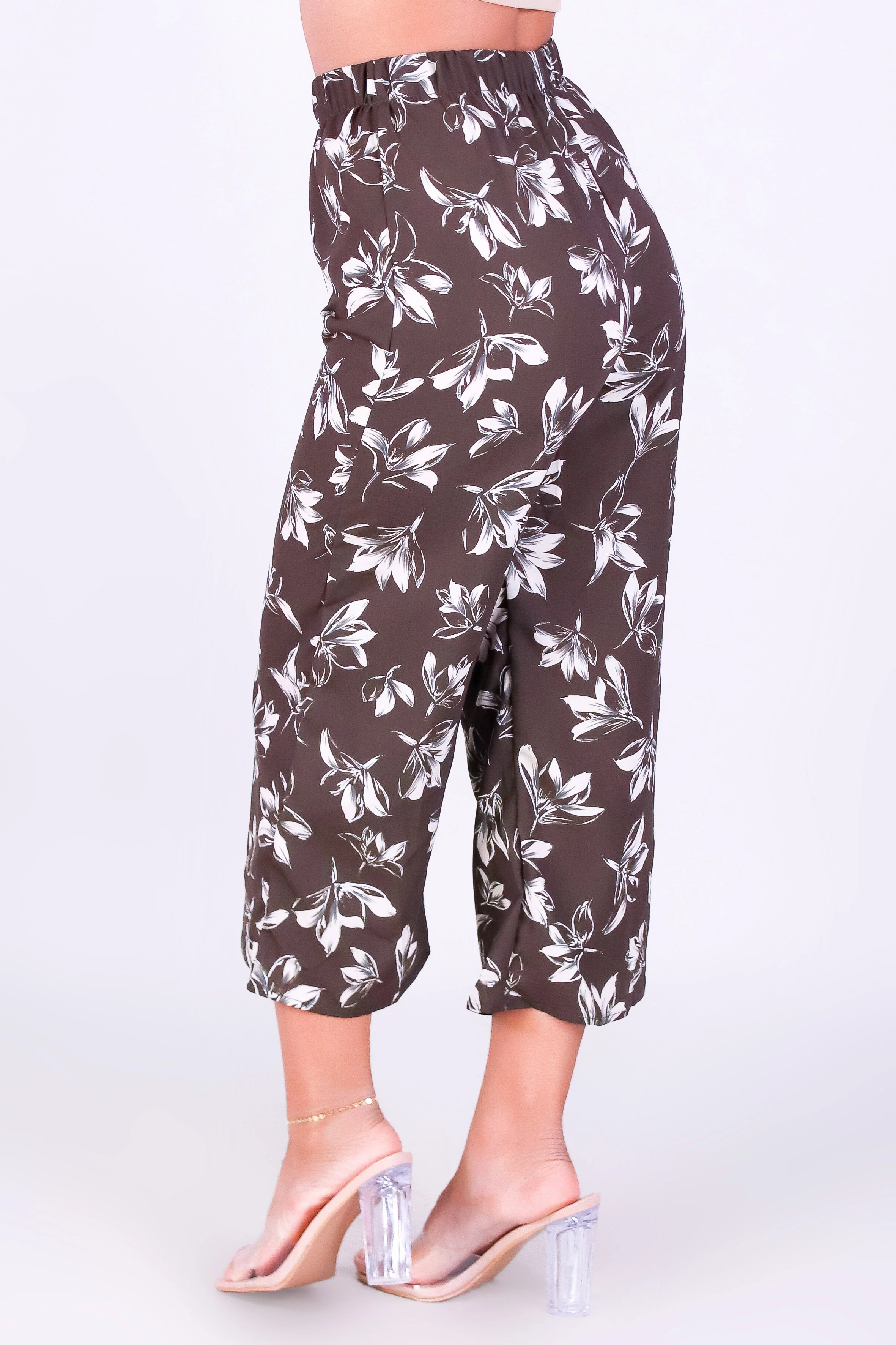 FLORAL MUSE CAPRI'S - Image 3