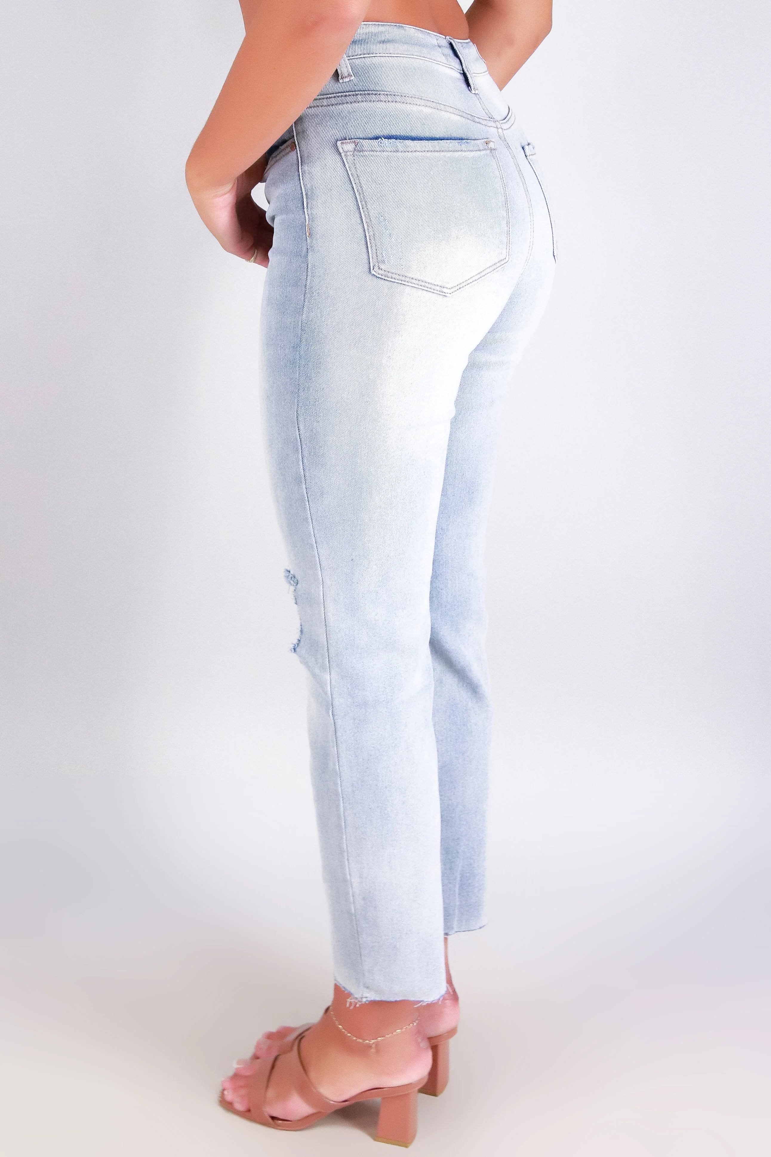 ONTO THE NEXT JEANS - Image 3