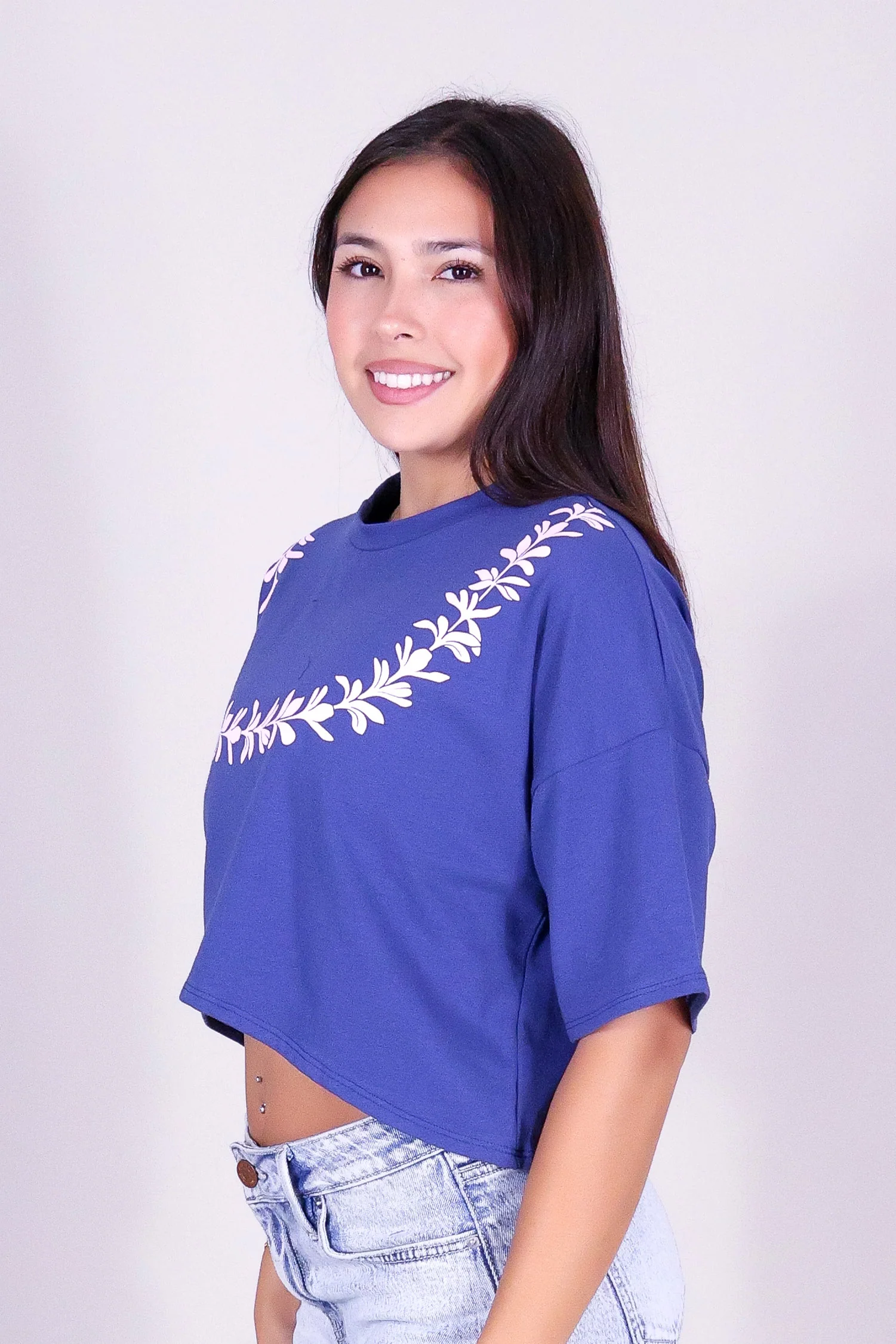PLUMERIA LEI CROP TEE - Image 3