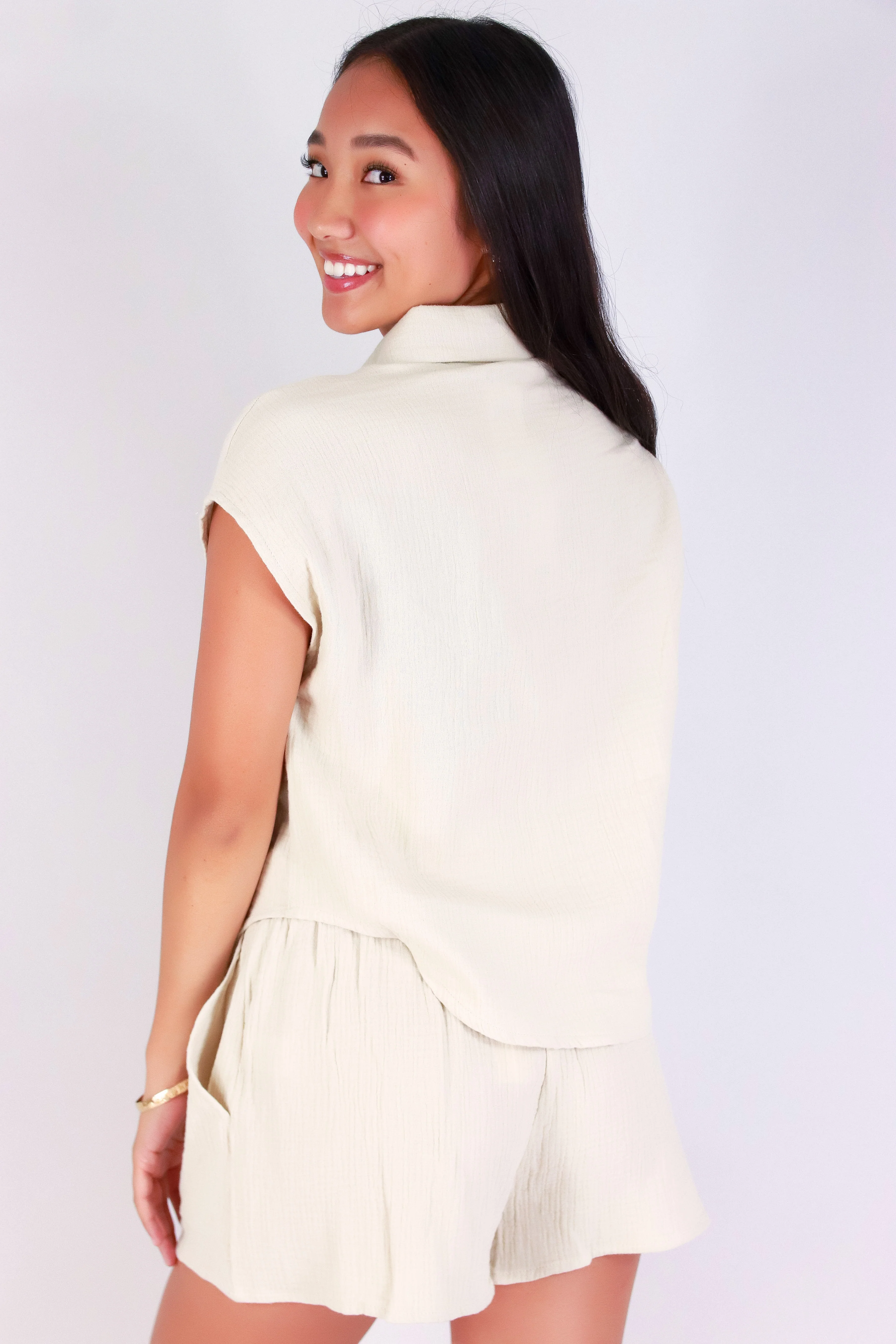 CRISP & CO. BUTTON-UP TOP - Image 3